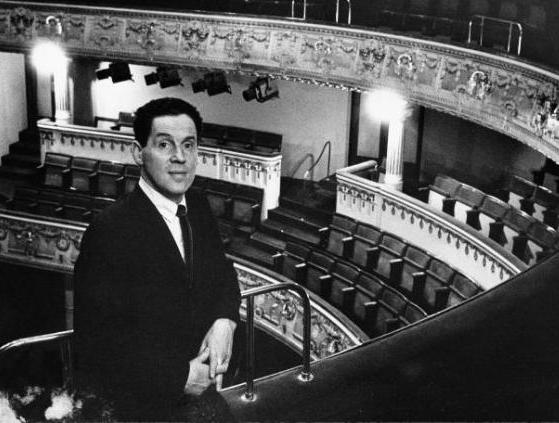 Erland_Josephson_1965WikiCommons-ed.jpg (43871 bytes)