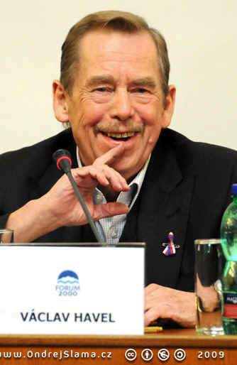 havel-vaclav-2009-WikiCommons - Crp.jpg (64472 bytes)